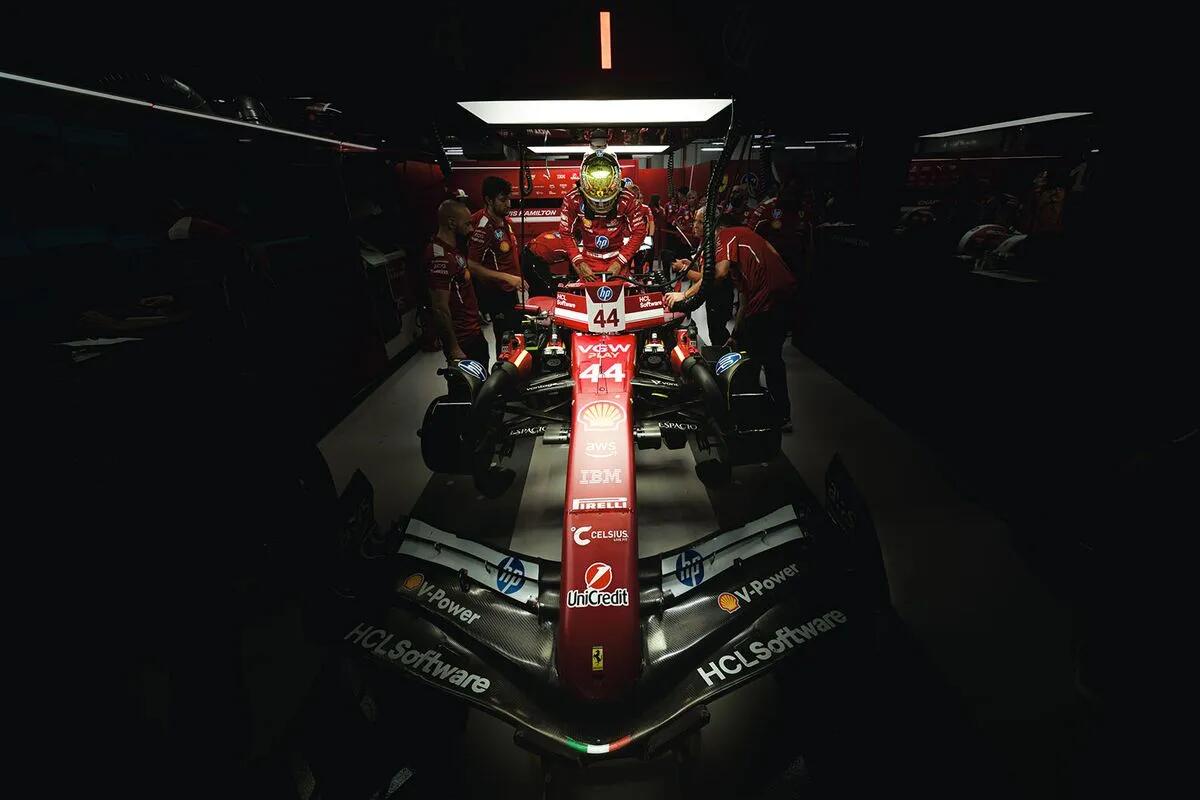 «Μαύρα σύννεφα» στη Ferrari: Εντάσεις εντός των τειχών, ο Έλκαν εσπευσμένα στο Μαρανέλο thumb