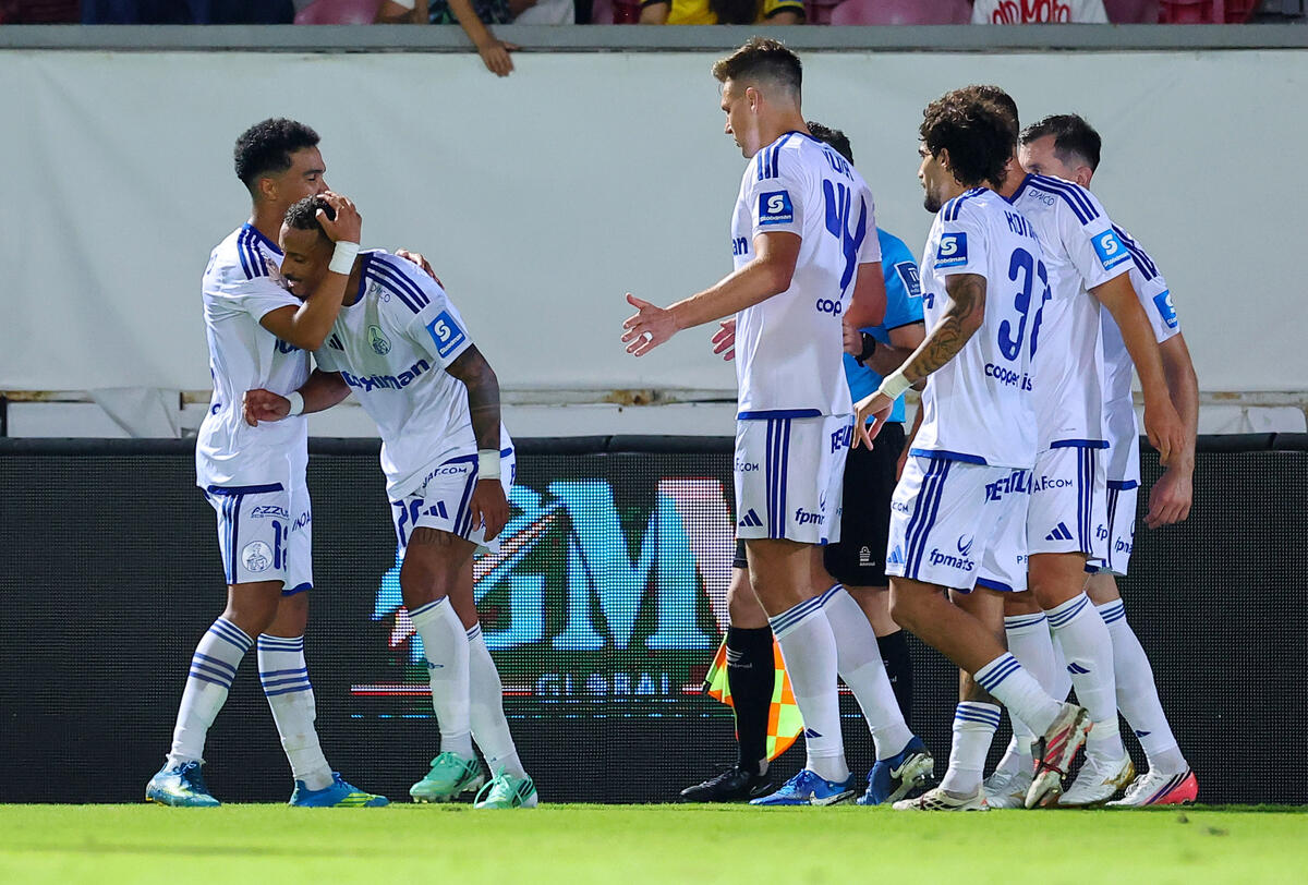 Krasava ΕΝΥ - Απόλλων 1-3: Πέρασε δύσκολα, με τρεις διαφορετικούς σκόρερ thumb