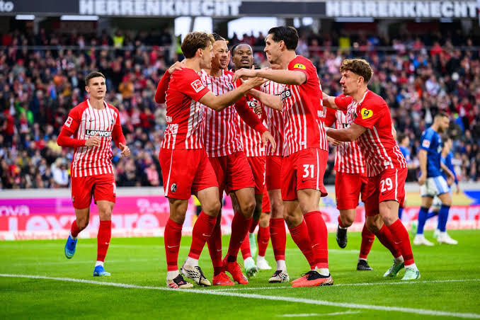 Bundesliga: Με δέκα και στην κορυφή η Φράιμπουργκ thumb