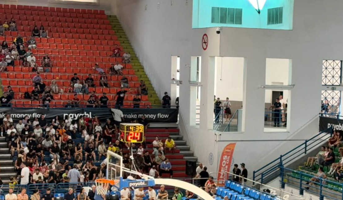ΒΙΝΤΕΟ ST: Ένταση και ρίψη αντικειμένων στο «Ελευθερία» thumb