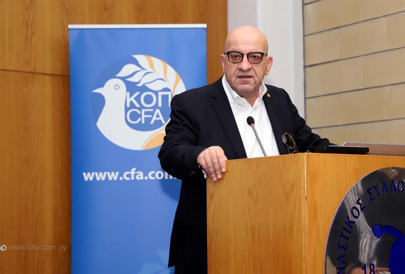 Ύψωσε ασπίδα προστασίας σε Κούμα πρόεδρος ομάδας  thumb