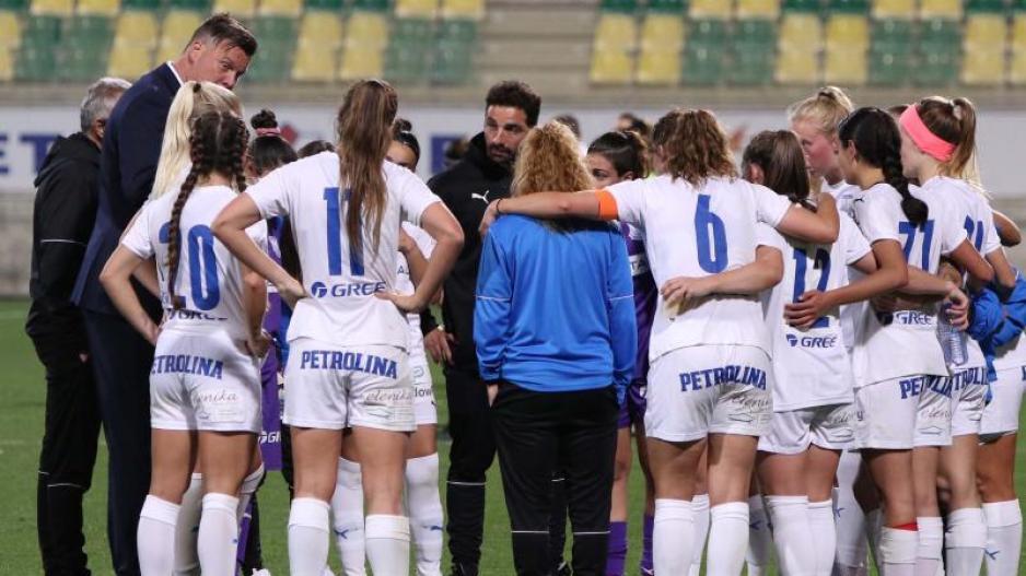 Τότε ο πρώτος αγώνας για Apollon Ladies thumb