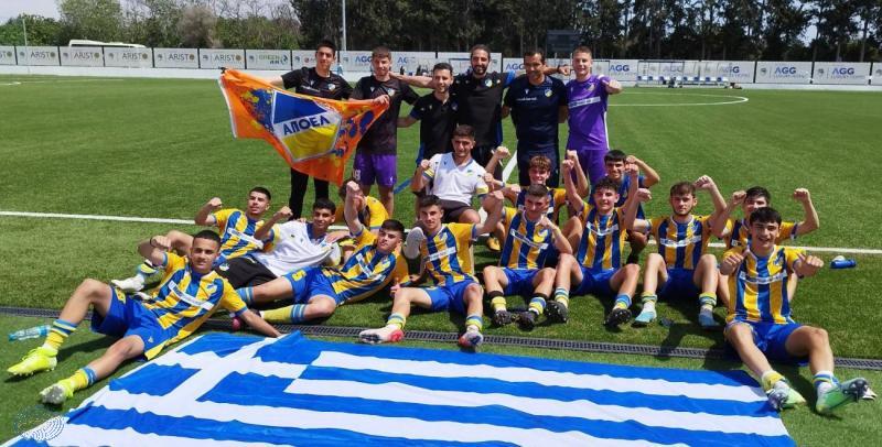 Ο ΑΠΟΕΛ πρωταθλητής Ανώτατης Κατηγορίας Παίδων Κ-17 thumb