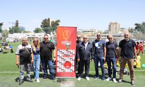 Φιέστα Grassroots με το τρόπαιο του EURO U17 στην παρουσία της ηγεσίας και του προσωπικού της ΚΟΠ thumb