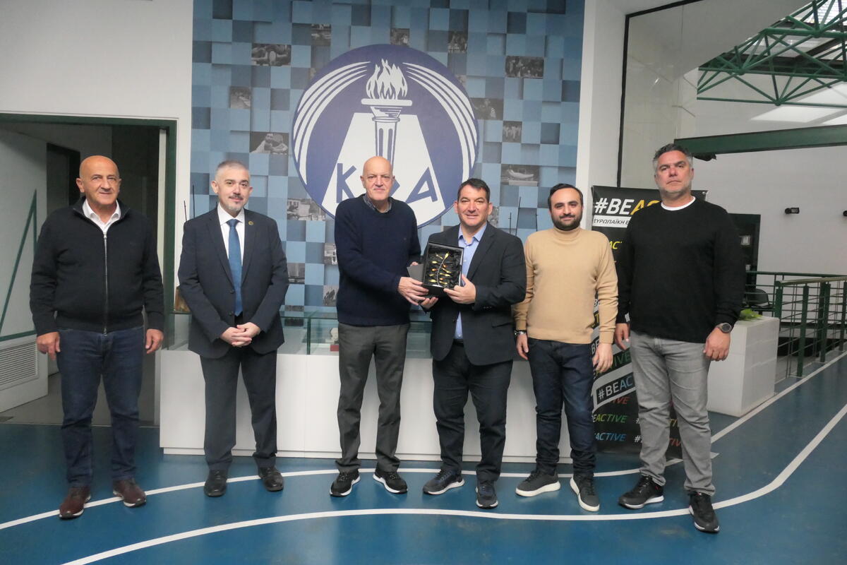  Συνάντηση με τον Πύρρο Δήμα και τον Πρόεδρο της Ευρωπαϊκής Ομοσπονδίας Άρσης Βαρών στον ΚΟΑ thumb