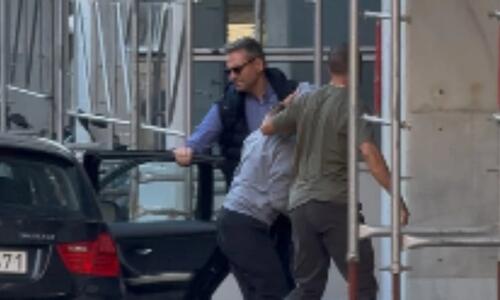 Στη ΓΑΔΑ η Τσαρούχα μετά τη σύλληψή της στο αεροδρόμιο (βίντεο) thumb