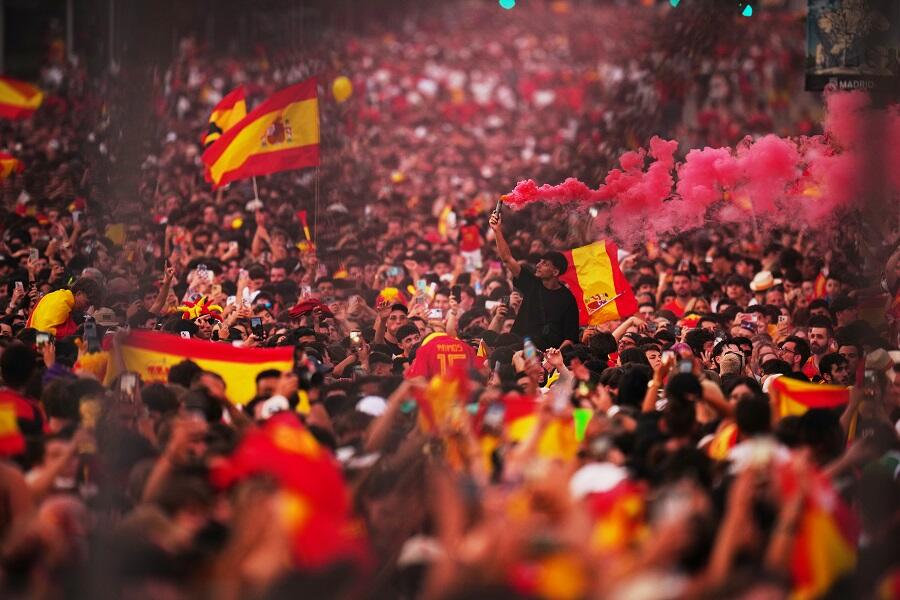 Λαοθάλασσα στην παρέλαση της πρωταθλήτριας κόσμου Ισπανίας thumb