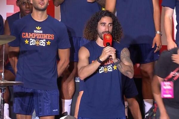 «Κούκου-Κουκουρέγια»: Ο Ισπανός μπακ είπε ξανά το viral τραγούδι του! image