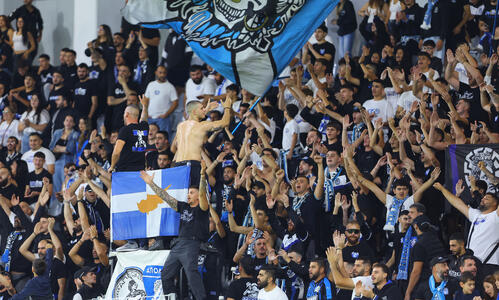 «Καπνός» 950 εισιτήρια στους «κυανόλευκους» thumb