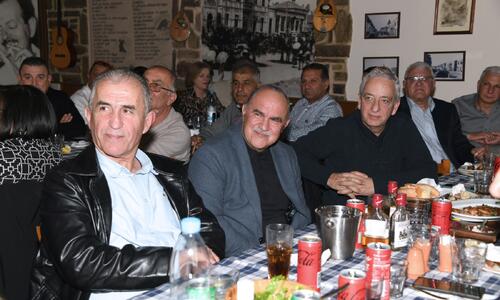 Οι παλαίμαχοι της Νέας Σαλαμίνας τίμησαν τον Ανδρέα Μιχαηλίδη thumb