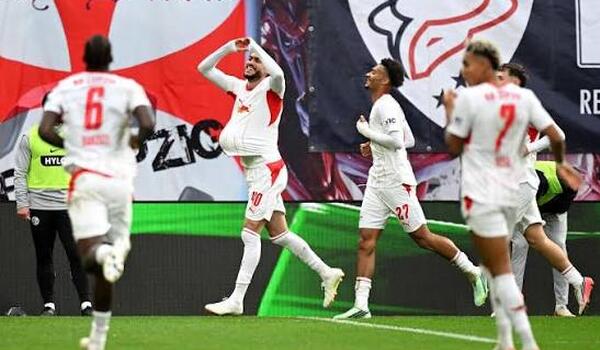 BUNDESLIGA: Επέστρεψε στις νίκες με «τεσσάρα» η Λειψία image