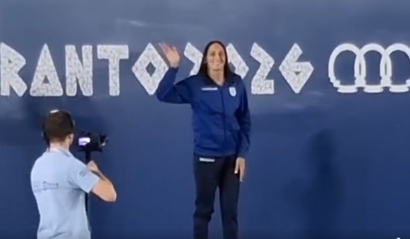 TΑ BINTEO νίκης και απονομής στην Κάλια: Ο Εθνικός Ύμνος ακούστηκε στο Τάραντο! image