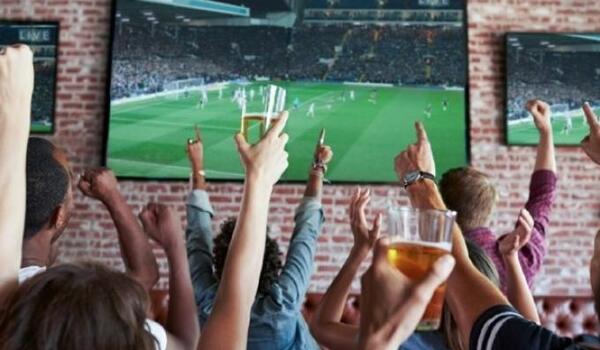 Πώς η Premier League γεμίζει τις παμπ της Βρετανίας image