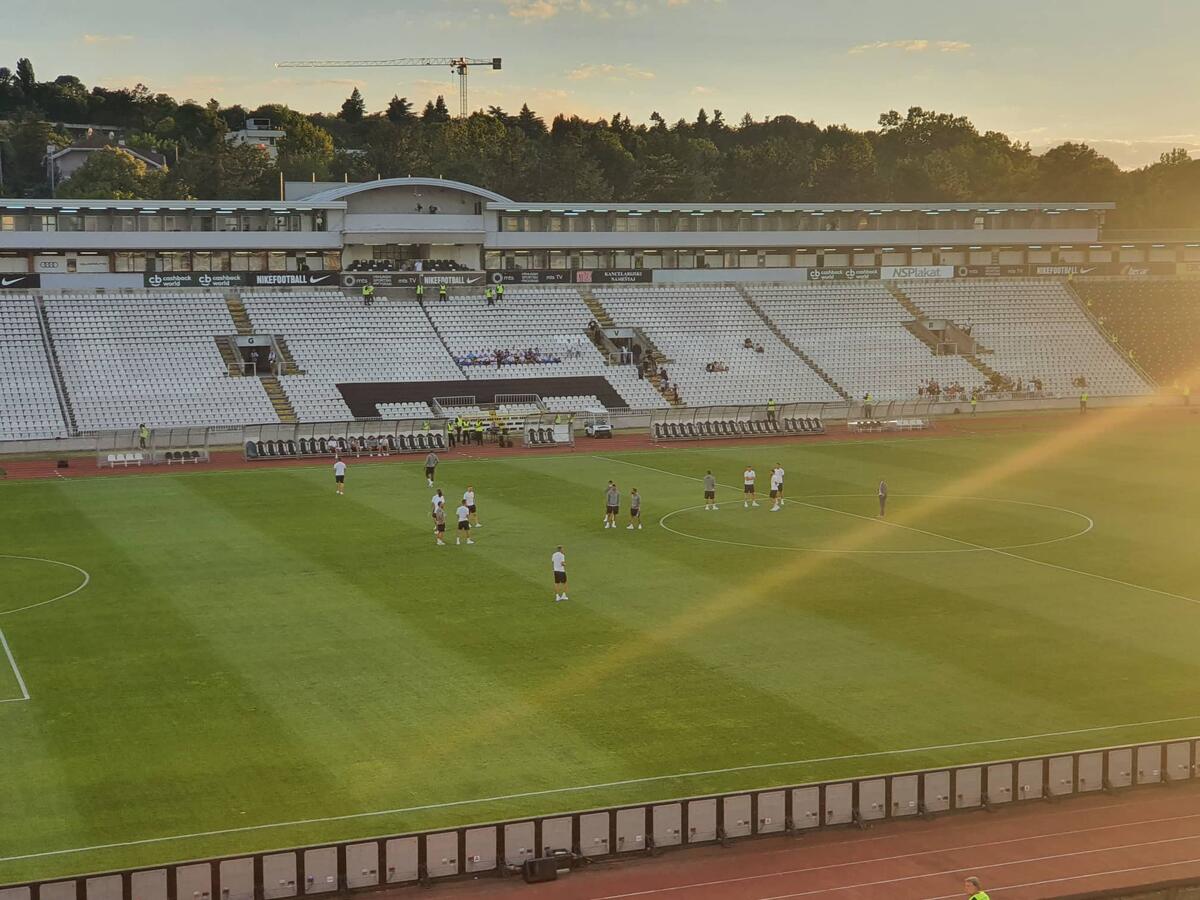Πρώτη βόλτα Ρόκα - παικτών στο Partizan Stadium (pics) thumb