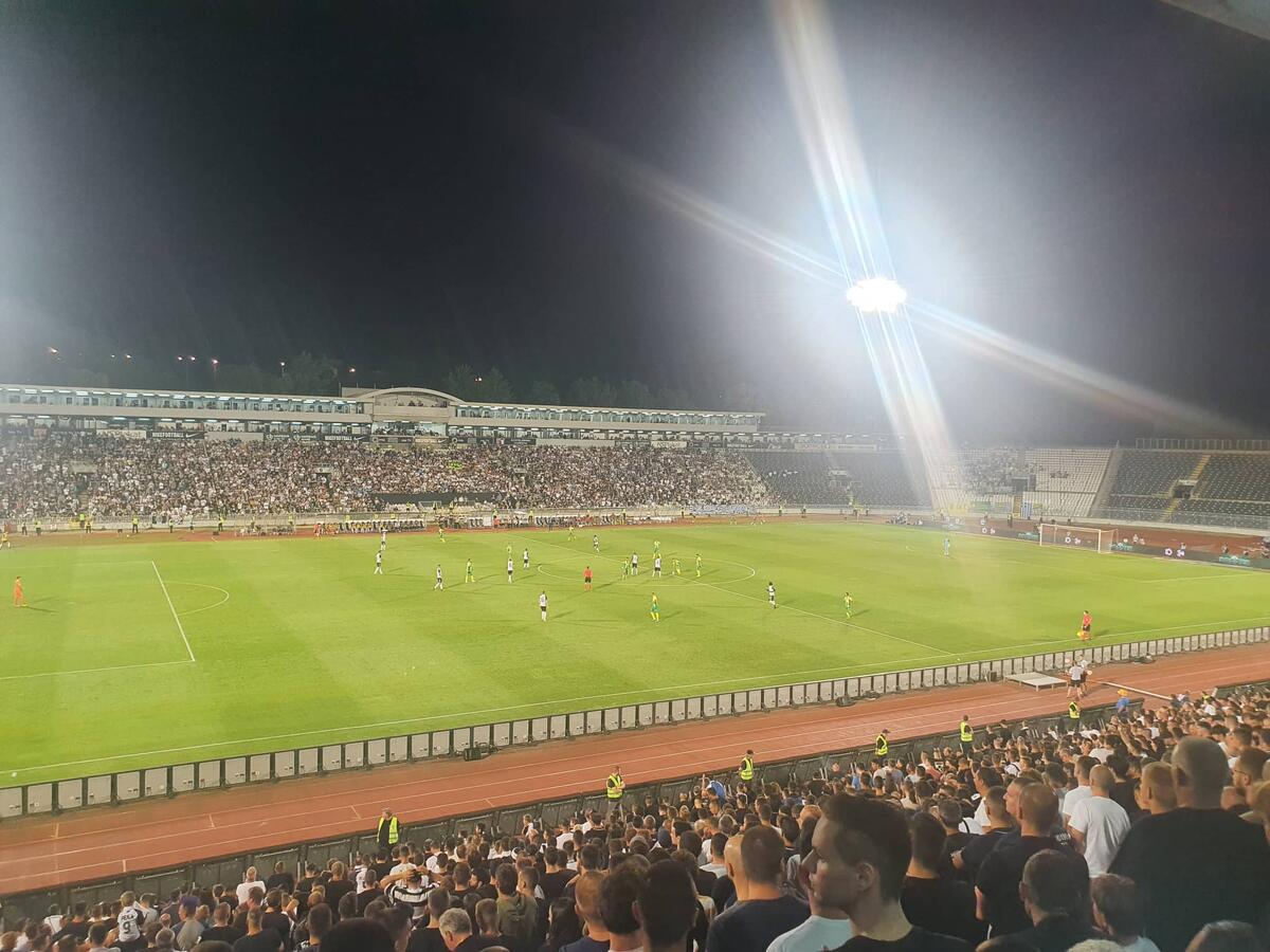 Το σύνθημα ''Κόσοβο-Σερβία'' στο Partizan Stadium (video) thumb