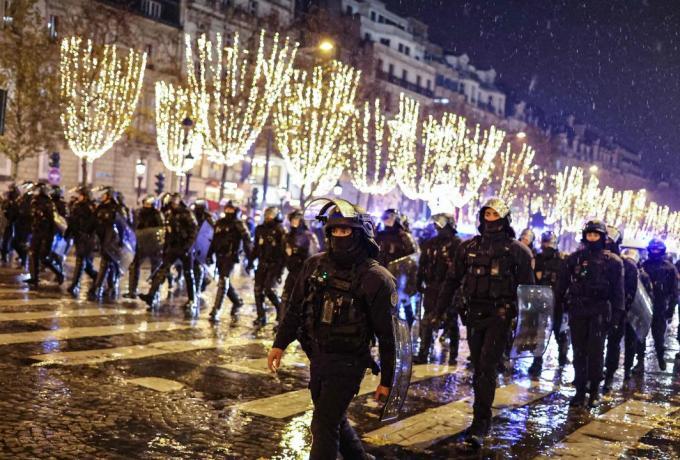 Βίντεο: Άγρια επεισόδια μετά τον τελικό του Μουντιάλ thumb