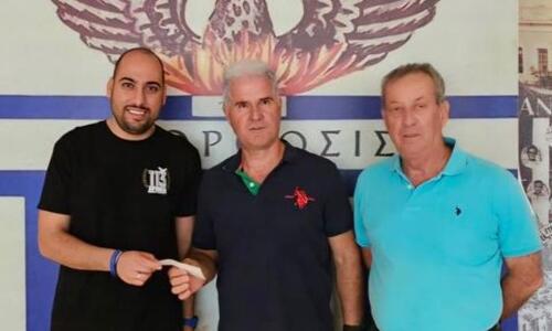 Εξαιρετική κίνηση από τους παλαίμαχους της Ανόρθωσης thumb