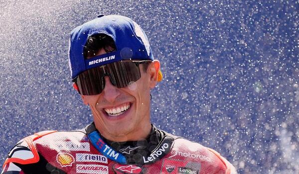 MotoGP: O Μ. Μάρκεθ νίκησε στο Άραγκον και «βλέπει» κορυφή (Φώτο) image