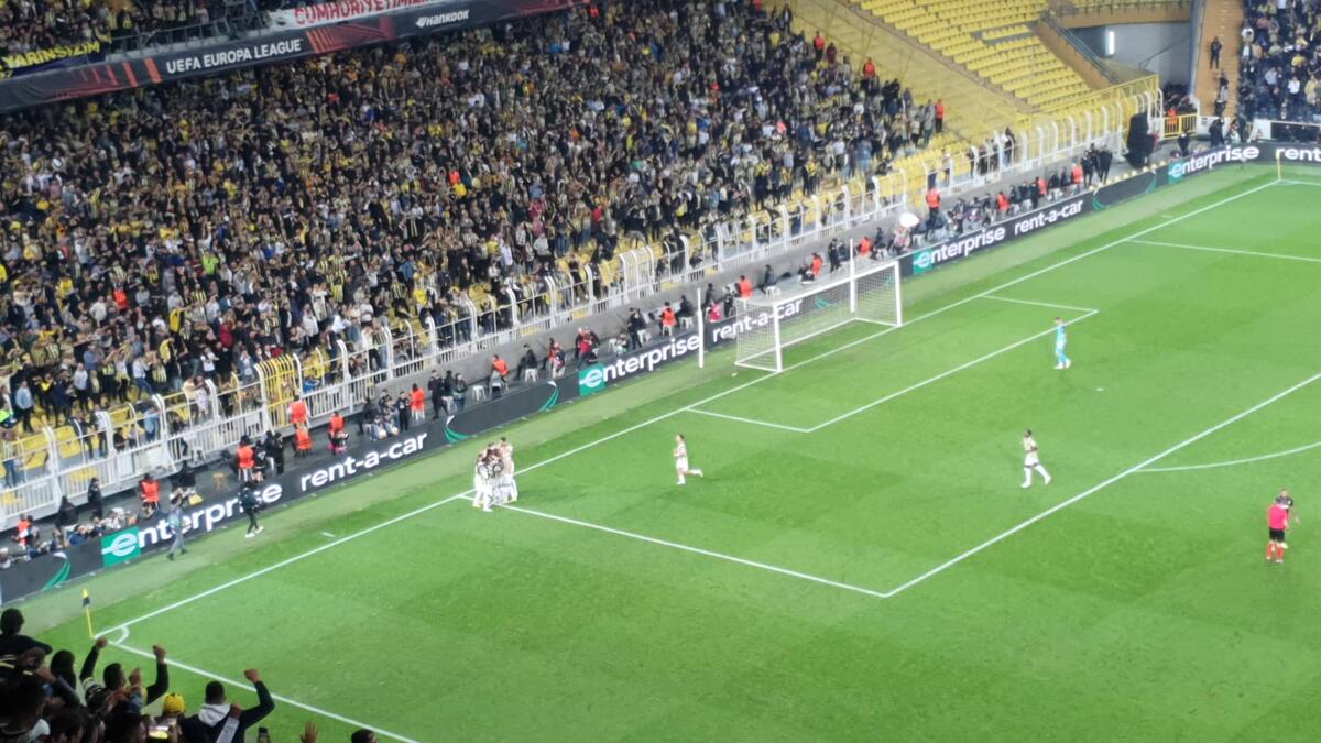 Σε βίντεο οι στιγμές μετά το 1-0 της Φενέρ... thumb