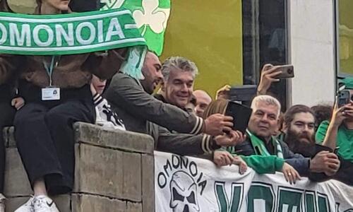 Βίντεο: Ευδιάθετος και με ντουντούκα ο Παπασταύρου! thumb