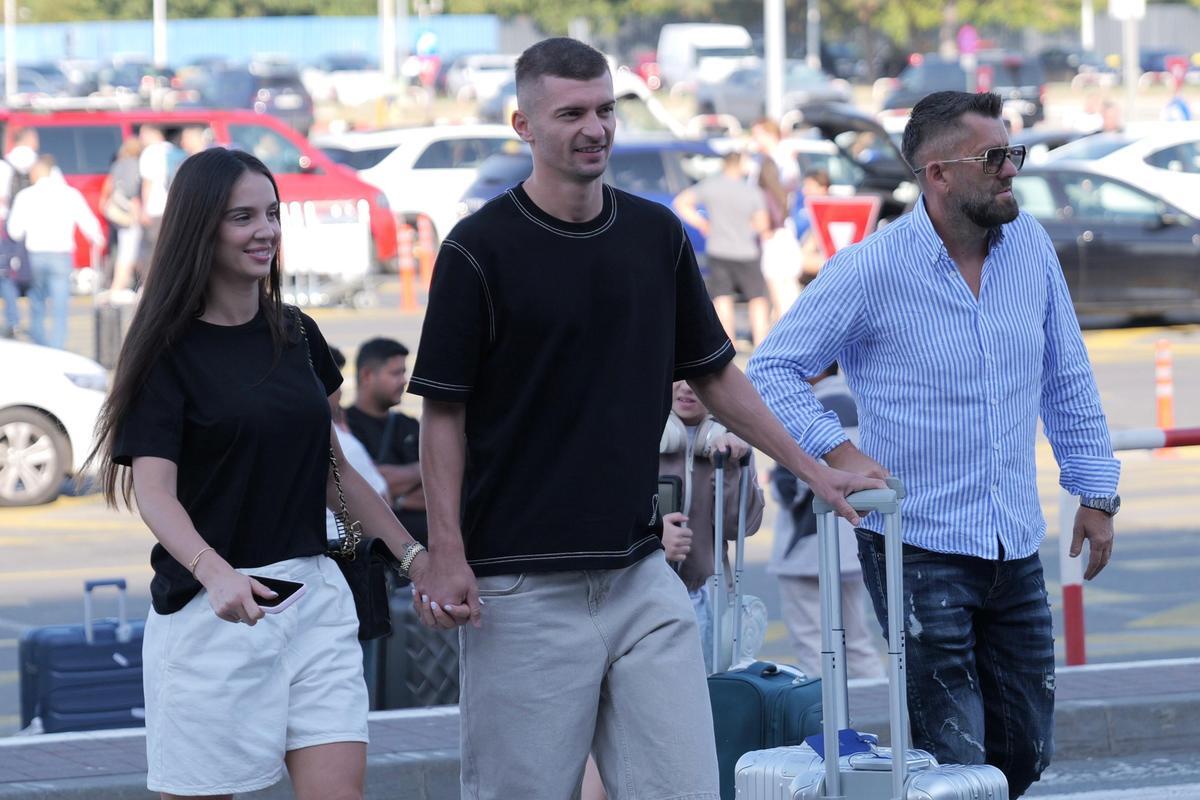«Πετά» για Κύπρο ο Τανάσε - «Πάω σε μια σημαντική ομάδα, ανυπομονώ να αρχίσω» (pics, vid) thumb