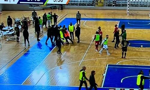 Βαριές ποινές για ΑΕΛ και Ομόνοια για τα επεισόδια   thumb
