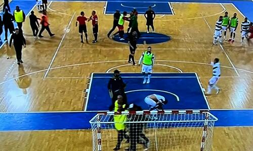 Ένταση και διακοπή στο ντέρμπι (εικόνες) thumb