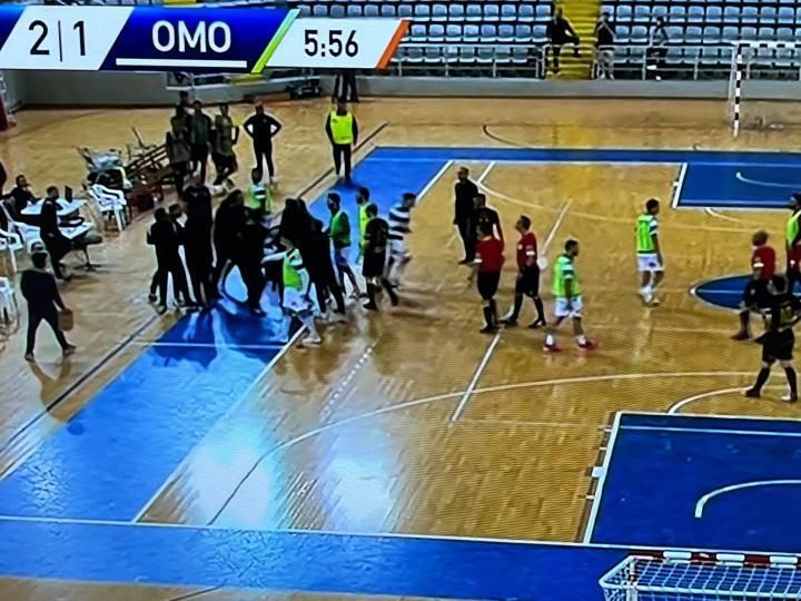 Οι συνέπειες της μεγάλης έντασης - Μαζεμένες κόκκκινες! thumb