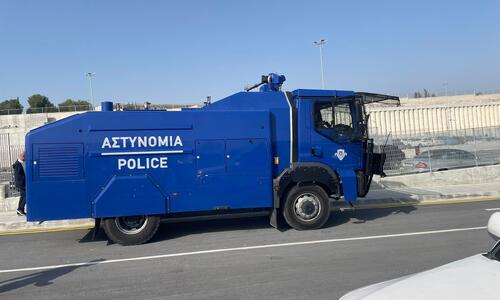 Ισχυρή αστυνομική δύναμη έξω από το «Αλφαμέγα Αρένα»! (Φωτογραφίες) thumb