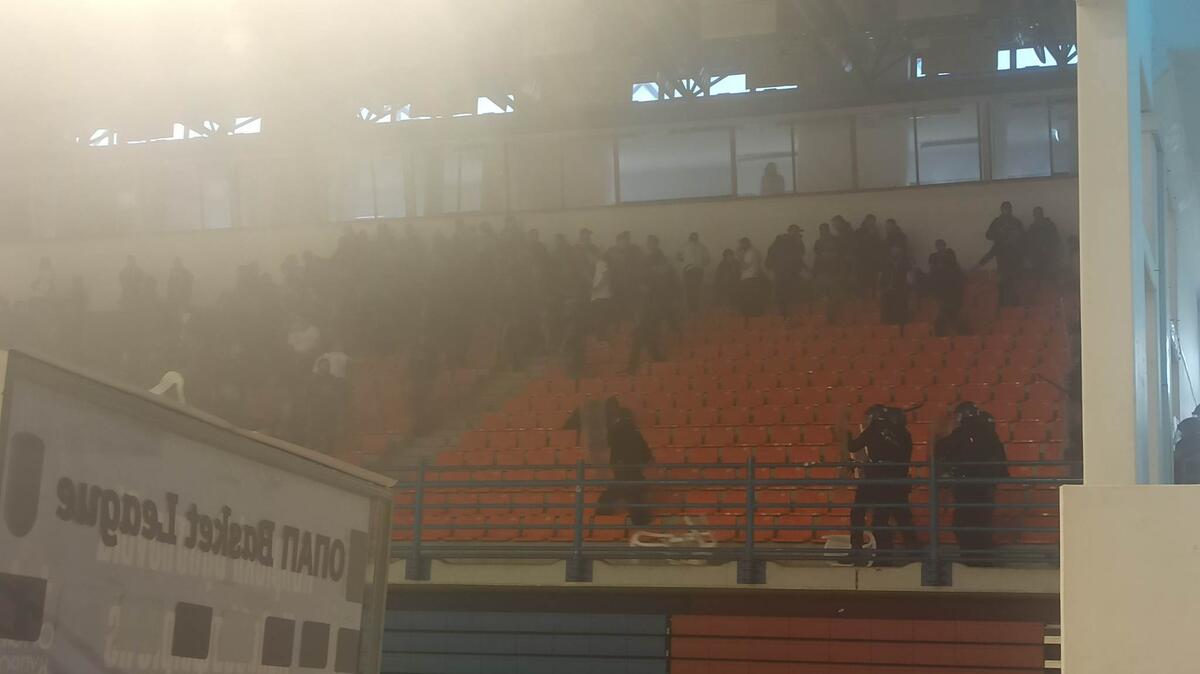 Επεισόδια «Ελευθερία»: Μέσα και η ΜΜΑΔ (φωτογραφίες) thumb