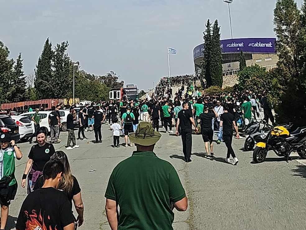 ΦΩΤΟΣ ST: «Πρασίνισε» ήδη το ΓΣΠ, ουρές για ένα εισιτήριο! thumb