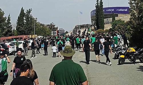 ΦΩΤΟΣ ST: «Πρασίνισε» ήδη το ΓΣΠ, ουρές για ένα εισιτήριο! thumb