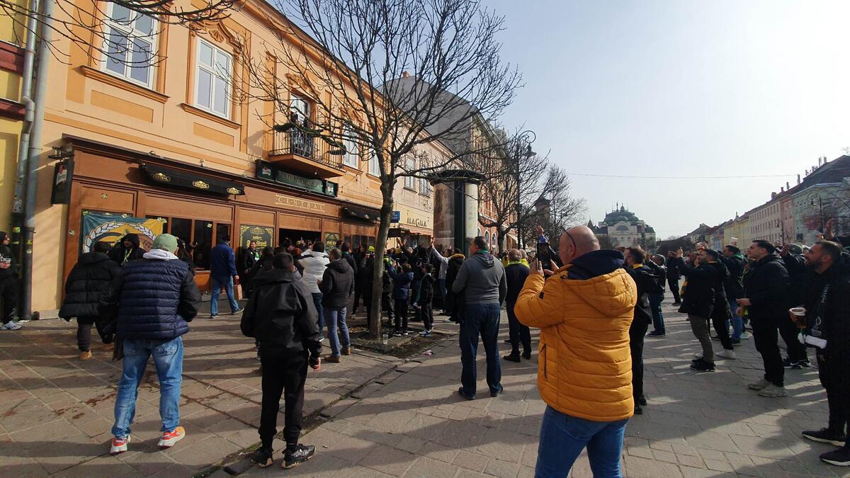 Αποστολή Sportime με ΑΕΚ: Βγήκε στο μπαλκόνι και έδινε το σύνθημα (βίντεο) thumb