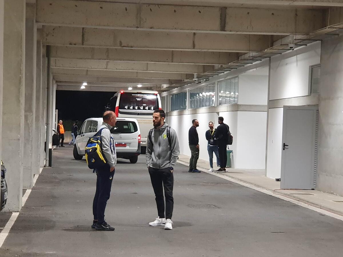 ΑΠΟΕΛίστας και ΑΕΚτζής τα είπαν μετά τον αγώνα (Φώτο ST) thumb