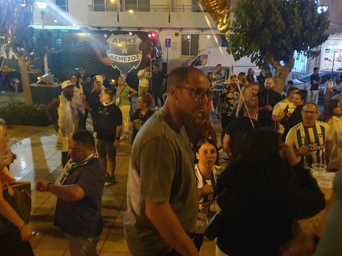 Στους πανηγυρισμούς και ο Λιάσος! thumb