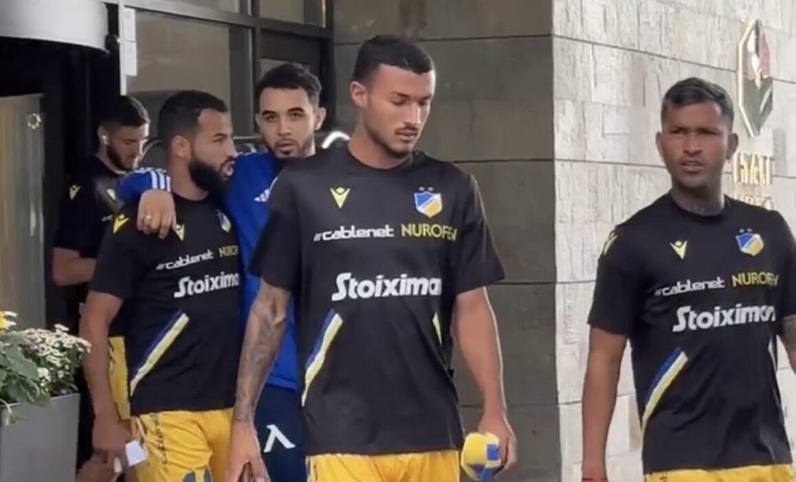 Βροχερό σκηνικό - Στο δρόμο για το φιλικό ΑΠΟΕΛ-Λέφσκι  thumb