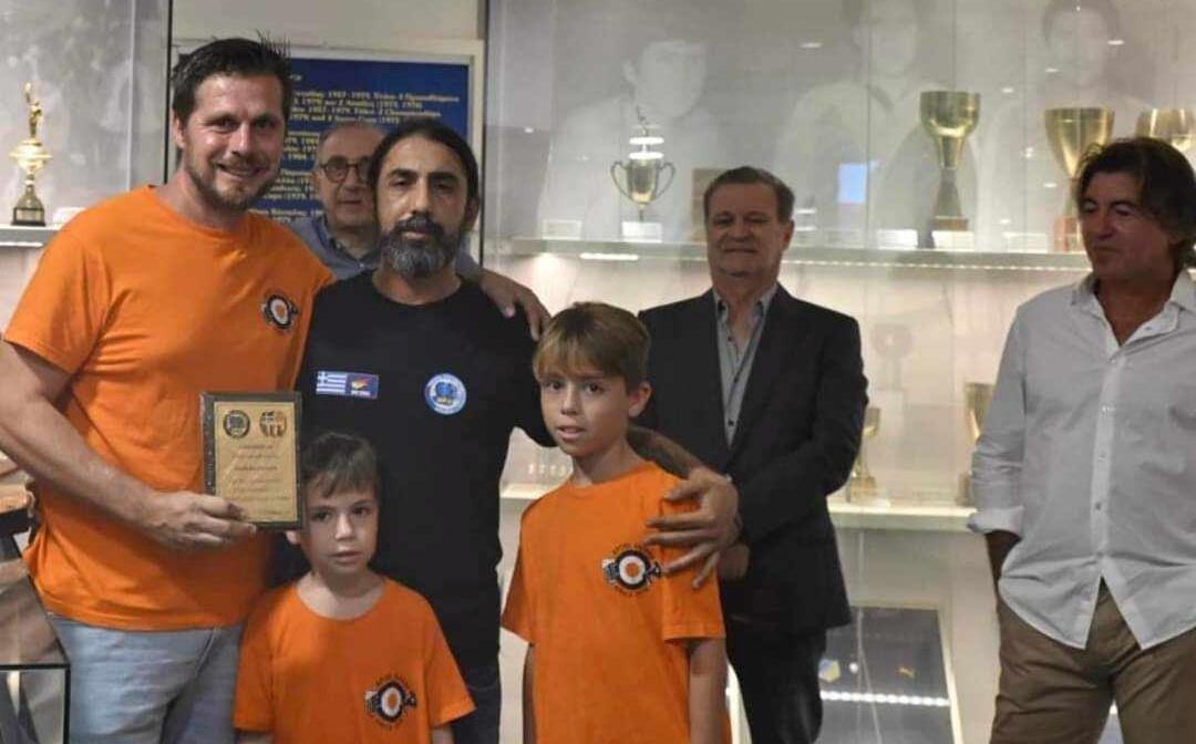Τίμησαν τον Χάρη Βασιλείου οι «πορτοκαλί» (ΦΩΤΟ) thumb