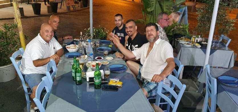 Κέρασμα... παραλιακά thumb