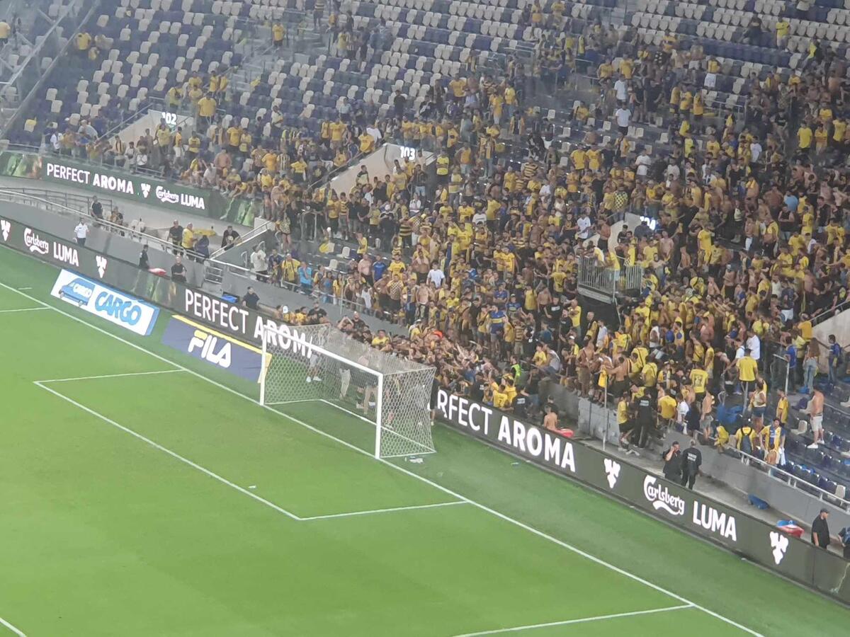Αποθεώθηκε και τα είπε με τον κόσμο αφότου ακούστηκε για Μπάγερν! (ΦΩΤΟ ST) thumb