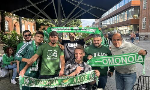 Οπαδός της St. Pauli με Ομονοιάτες (φωτογραφία) thumb