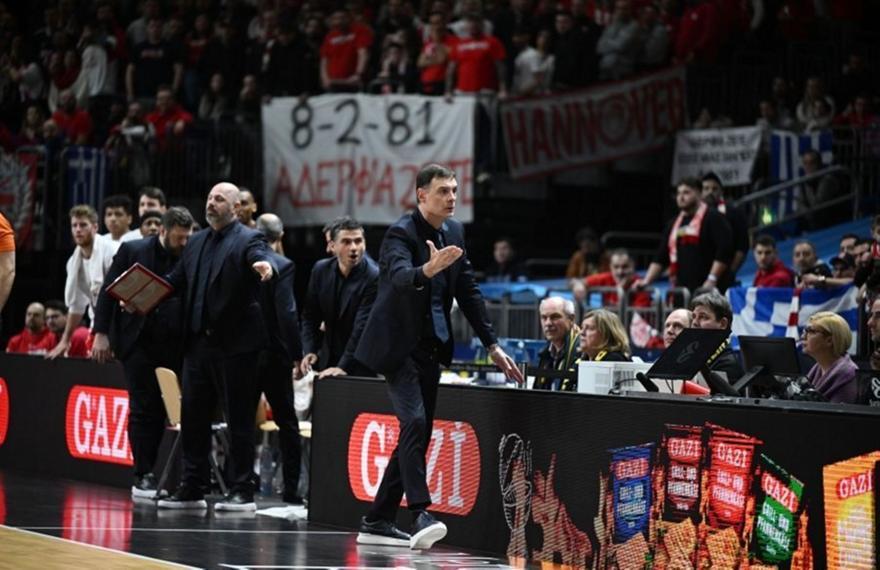 Μπαρτζώκας: «Αφιερώνουμε τη νίκη στα θύματα της Θύρας 7» thumb
