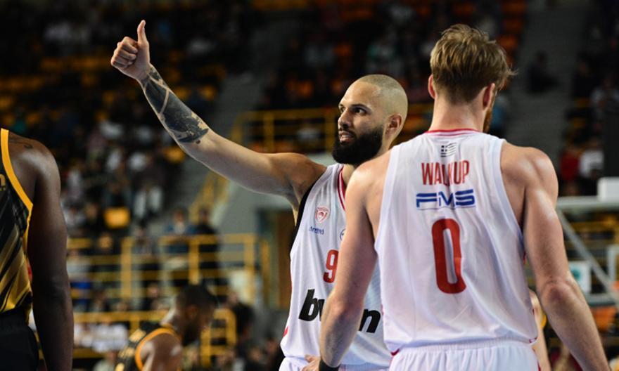 Ολυμπιακός – ΑΕΚ 81-67: Ερυθρόλευκος περίπατος, αλλά και ανησυχία για τον Τζόουνς thumb