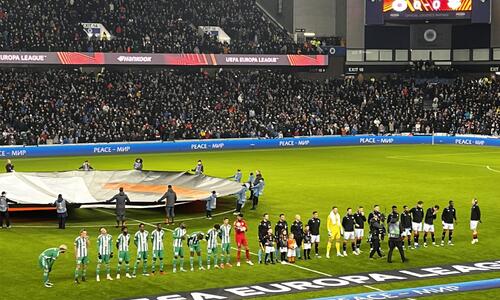 Ρέιντζερς-Άρης: Η είσοδος των ομάδων στο «Ibrox Stadium» (ΒΙΝΤΕΟ) thumb