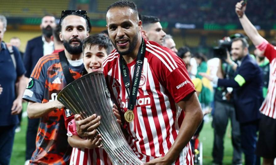 Ολυμπιακός για Ελ Αραμπί: «Ήρθε σαν σπουδαίος ποδοσφαιριστής και φεύγει σαν θρύλος» thumb