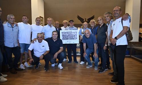 Ευχαριστίες Ανόρθωσης προς τον κόσμο και η αναφορά στην όμορφη κίνηση των επιτηρητών ασφαλείας thumb