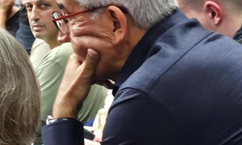 Ο φακός συνέλαβε προβληματισμένο τον Μπερτομέου στο τελευταίο δεκάλεπτο του τελικού thumb