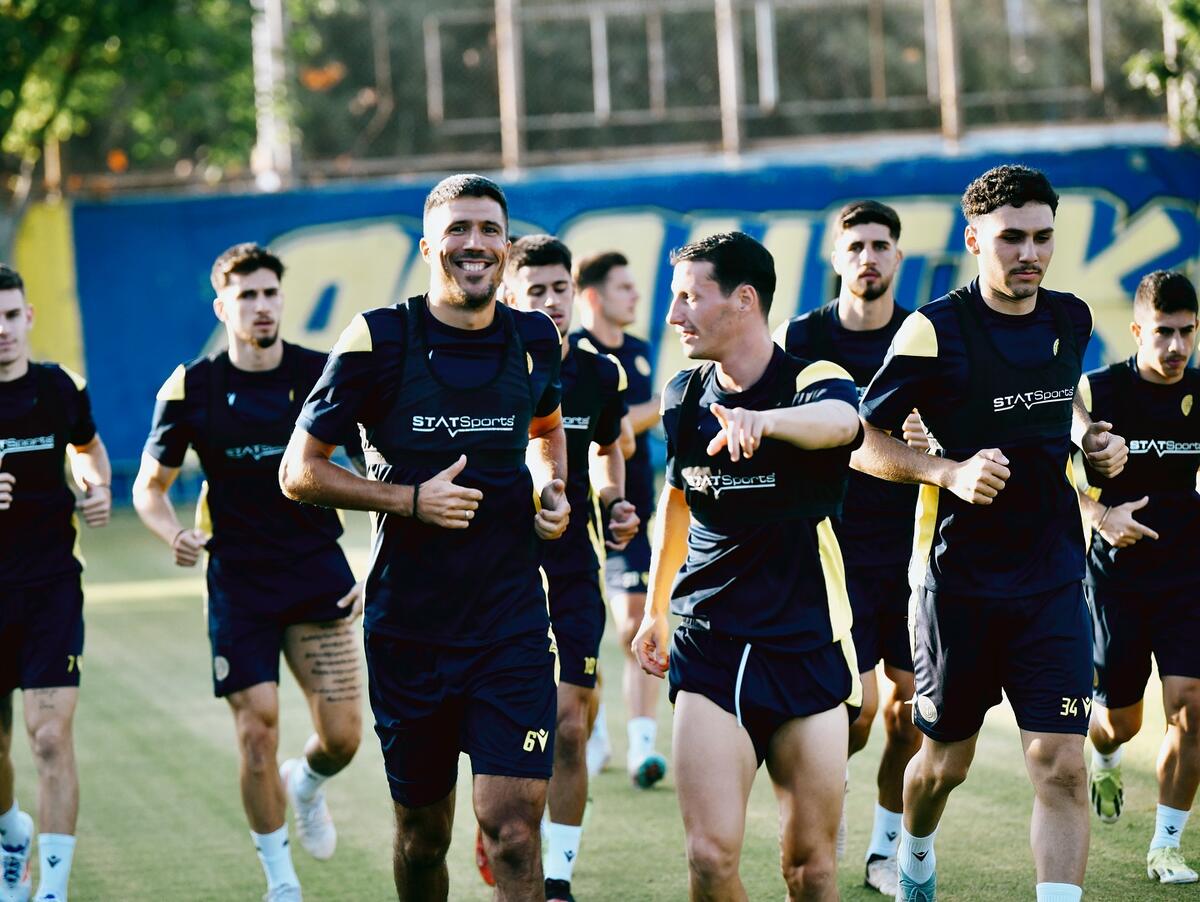 Πρώτη με χαμόγελα και καλή διάθεση thumb