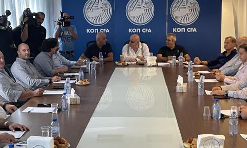 Κούμας: «Θα βρούμε τις σωστές λύσεις για να μην πεθάνει το ποδόσφαιρο» (Βίντεο) thumb