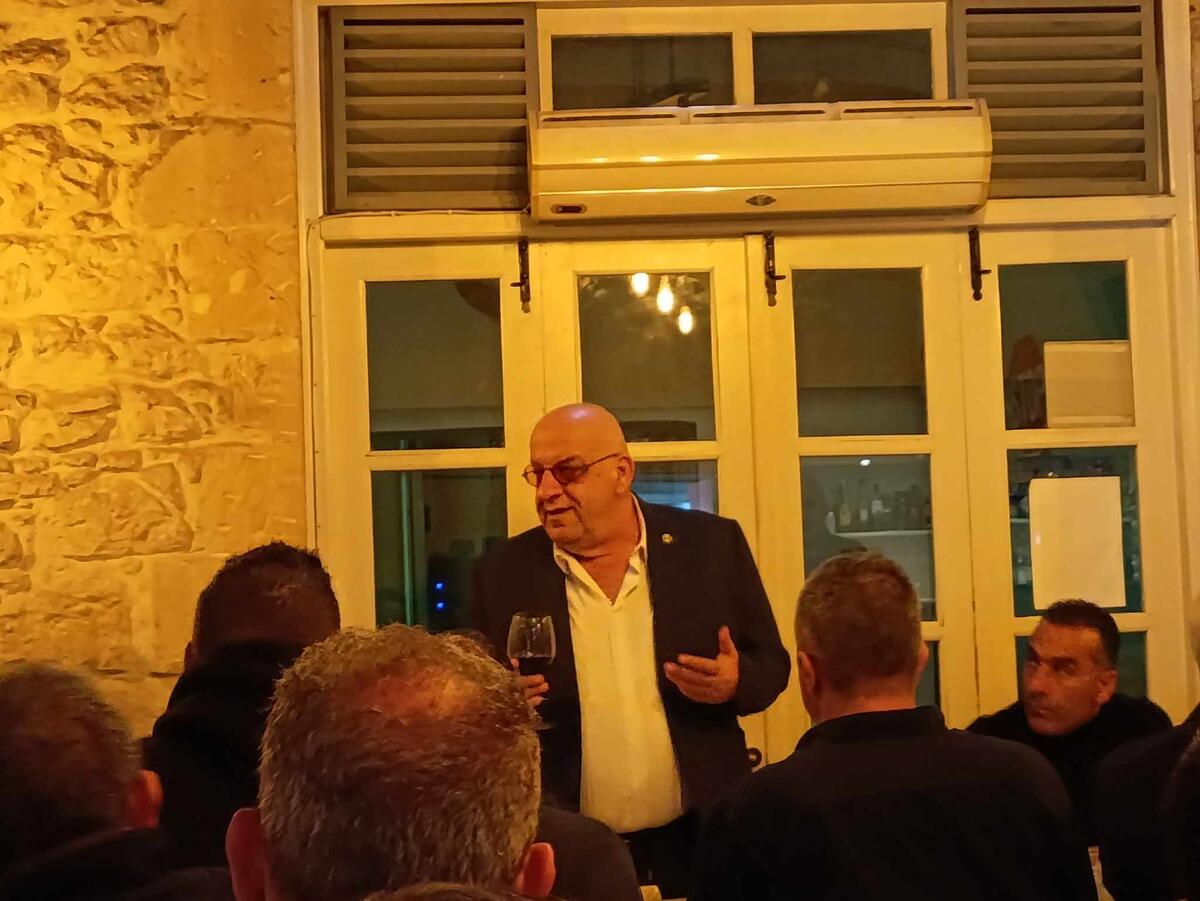 Κούμας: «Εμένα βάλλετε μου 24 ώρες το 24ώρο αντέχω, να στηρίξουμε την Εθνική» thumb