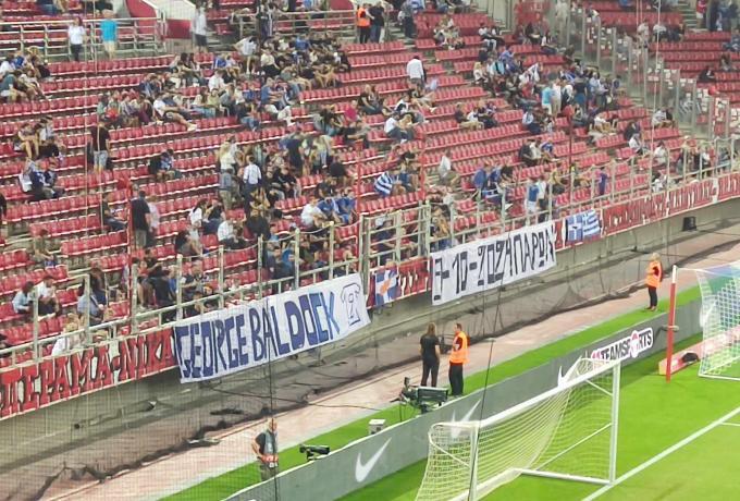 Πανό για τον Μπάλντοκ στο «Γ. Καραϊσκάκης» (ΦΩΤΟ) thumb